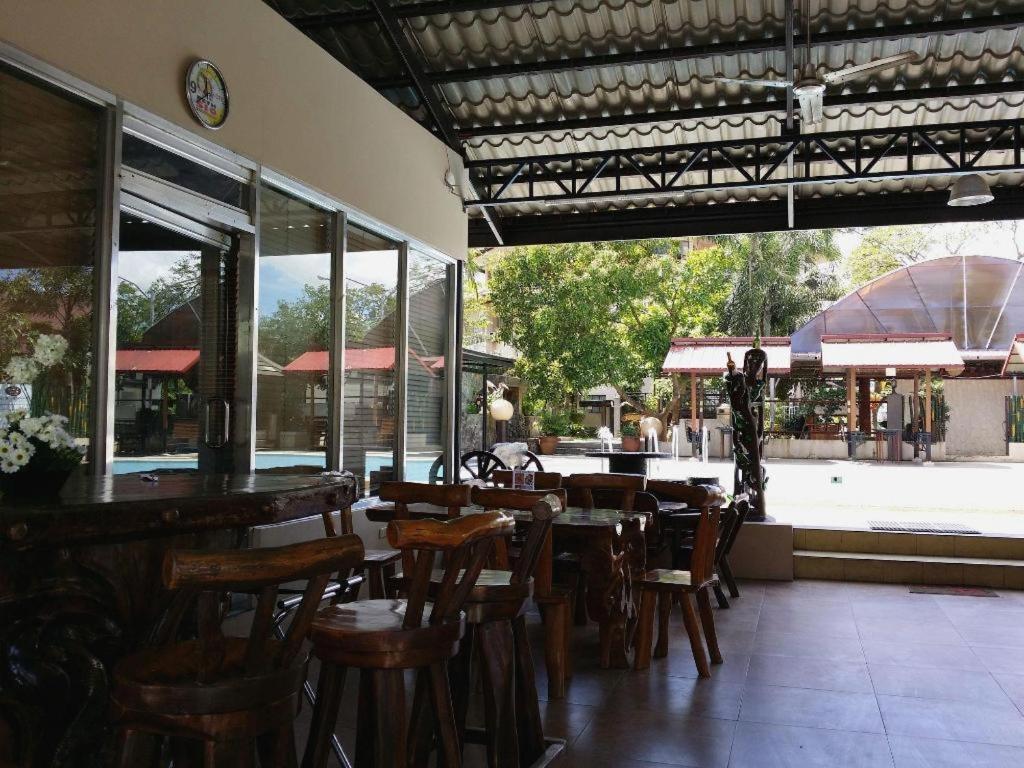Quezon Premier Hotel Lucena Extérieur photo