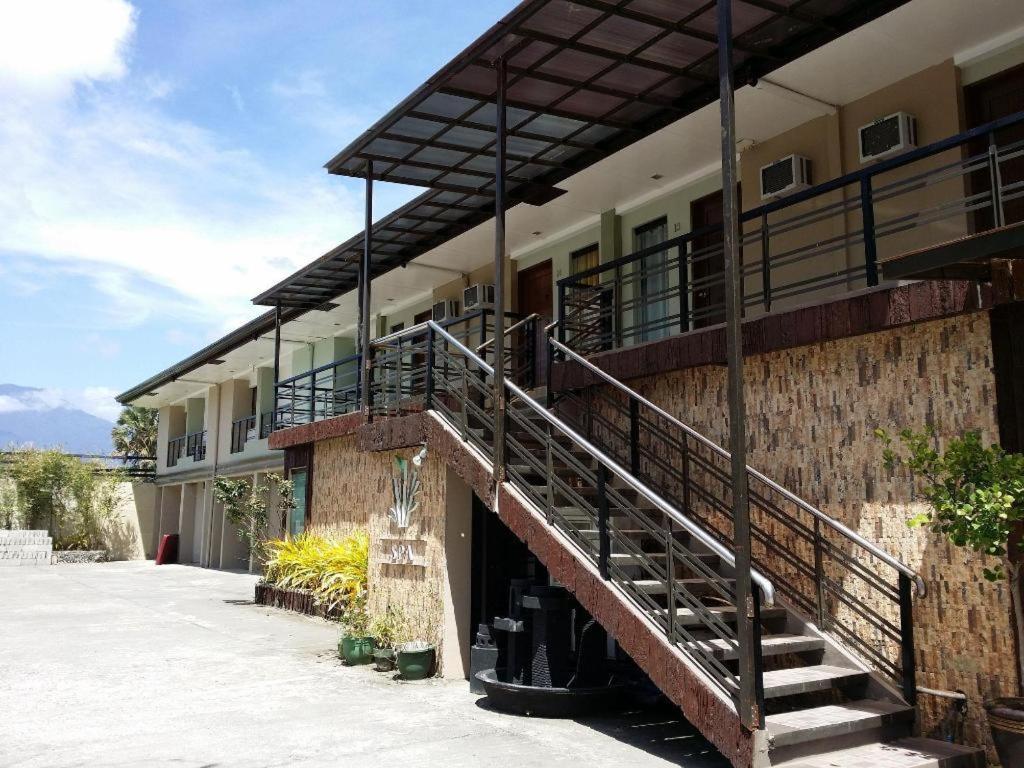 Quezon Premier Hotel Lucena Extérieur photo