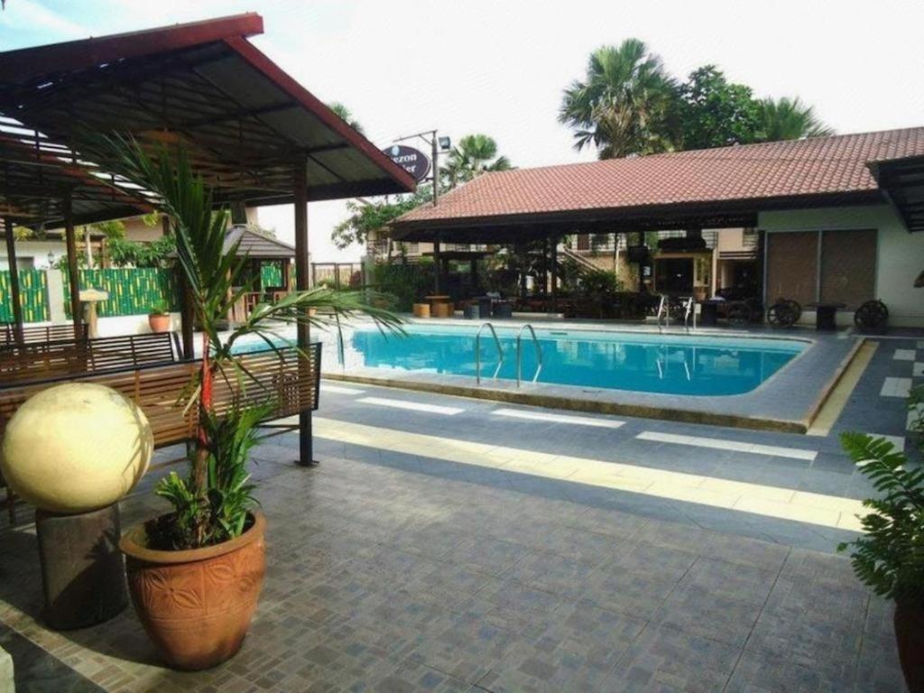 Quezon Premier Hotel Lucena Extérieur photo